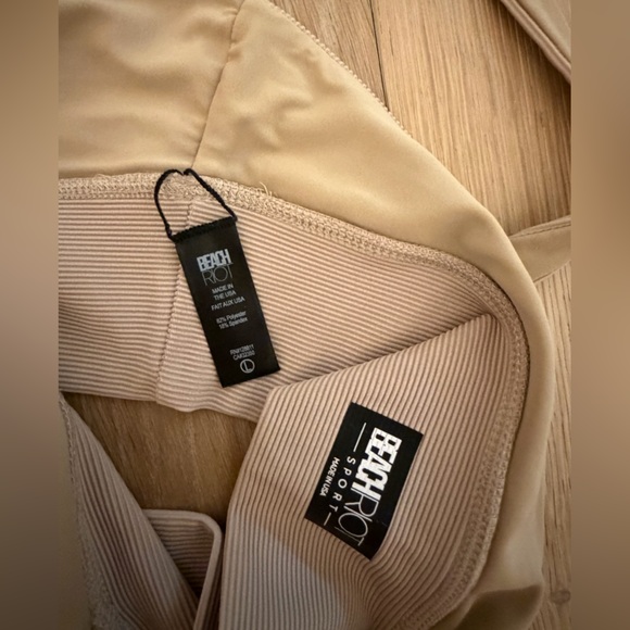 Beach Riot Leah Sports Bra taupe - Picture 5 of 8